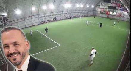 Ordu'da &ouml;ğretmenin halı saha ma&ccedil;ında kahreden &ouml;l&uuml;m&uuml; kamerada