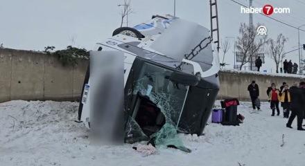 Ağrı'da yolcu otob&uuml;s&uuml;n&uuml;n devrilmesi sonucu 16 kişi yaralandı