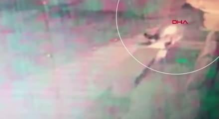 Bakımevinde &uuml;zerine kolonya d&ouml;k&uuml;p ateşe verdi; yeğeni g&ouml;revlilerden şikayet&ccedil;i oldu