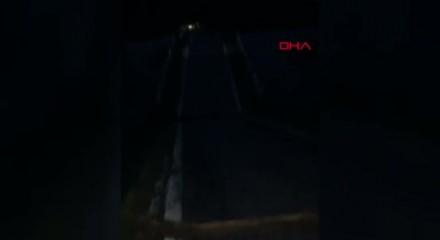 Balıkesir'de kuvvetli yağış nedeniyle k&ouml;pr&uuml; &ccedil;&ouml;kt&uuml;