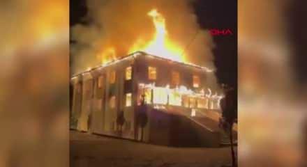 Bolu'da cami alev alev yandı!