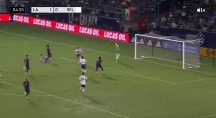 Bordo mavililer Joseph Paintsil ile ilgileniyor