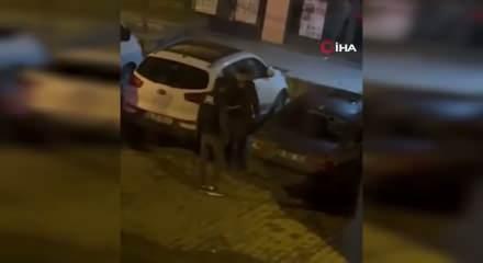 Boşanma aşamasında sinirler gerildi! &Ouml;fkeli koca arabayı parampar&ccedil;a yaptı