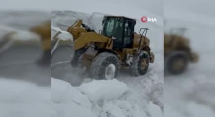 Erzurum'da kar kalınlığı 5 metreyi buldu!
