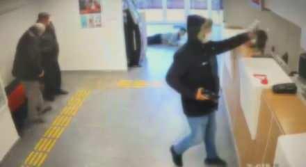 Fatih'teki banka soygunu kamerada!