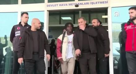 Galatasaray 18'lik yıldız adayı Nhaga'ya kavuştu
