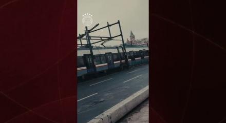 Fenerbah&ccedil;e'nin d&uuml;nyaca &uuml;nll&uuml; yıldızı ayağının tozuyla stadyuma koştu! İşte paylaşılan ilk video