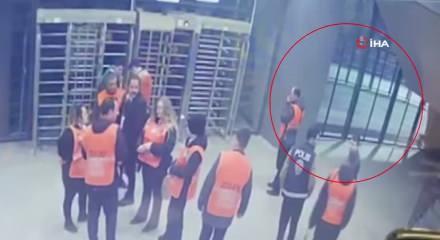 Kocaelispor-Beşiktaş ma&ccedil;ında taraftarın trib&uuml;nden d&uuml;şt&uuml;ğ&uuml; anlar kamerada