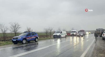 Mardin'de feci kaza! TIR ile otomobilin &ccedil;arpıştı 2 kişi &ouml;ld&uuml;, 3 kişi yaralandı