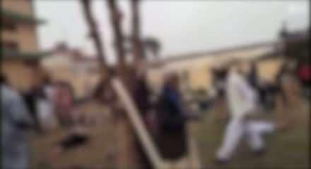 Pakistan'da Cuma namazında bir camide patlama