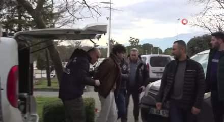 Sosyal medyada tanıştığı mobilya ustasını &ouml;ld&uuml;ren cani &ccedil;ıkarıldığı mahkemece tutuklandı