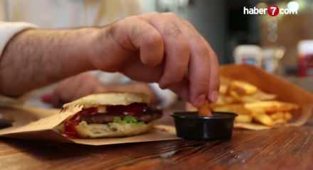 T&uuml;rkiye&rsquo;de hamburger fiyatı d&uuml;nya ortalamasını dokuza katladı