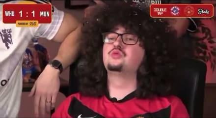 493 g&uuml;nl&uuml;k ser&uuml;ven yine son bulmadı! MANU berabere kalınca sa&ccedil;lar da kesilmedi