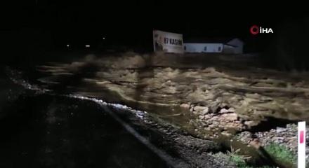 Adana'da Feke, Saimbeyli ve Tufanbeyli'yi bağlayan kara yolu ulaşıma kapandı 