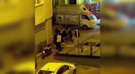 Akrabalar birbirine girdi: Sokak boks ringine d&ouml;nd&uuml;