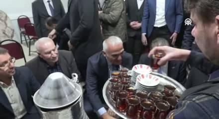  Bakan Ersoy, Batman&rsquo;ın Sason il&ccedil;esinde vatandaşlar oturup sohbet etti