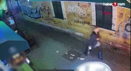 Beyoğlu'nda esnafı şaşırtan olay: Parasını aldı teşekk&uuml;r etmedi