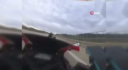 Bursa'da feci kaza! 113 kilometre hızla giden motosikletli &ccedil;arptığı araca girdi!