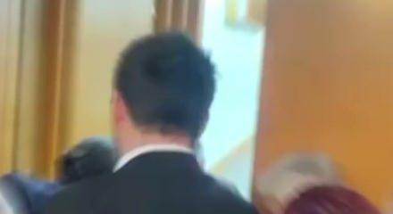 CHP'de grup toplantısı &ouml;ncesinde yer kapma m&uuml;cadelesi herkesi şaşırttı