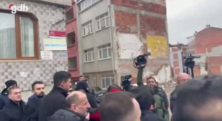 CHP'nin 7 yıldır bitiremediği kentsel Bayrampaşa'daki kentsel d&ouml;n&uuml;ş&uuml;m alanında halk isyan etti