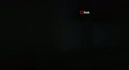 Hatay'da yaşlı kadın aldığı yanıt karşısında itfaiyeciyi alnından &ouml;pt&uuml;