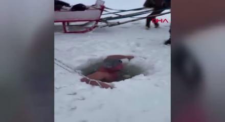 İstanbul'dan gelen y&uuml;z&uuml;c&uuml;ler dondurucu soğukta &Ccedil;ıldır G&ouml;l&uuml;'ne girdi