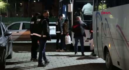 İzmir&rsquo;de Buca Belediyesi&rsquo;ne r&uuml;şvet operasyonu: 26 ş&uuml;pheli adliyeye sevk edildi