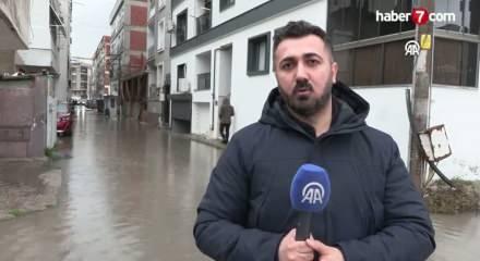İzmir'de etkili olan sağanak yaşamı olumsuz etkiledi