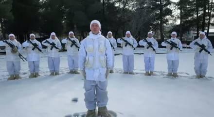 Kahraman komandolara anne şefkati: Sabahat teyze 400 bere g&ouml;nderdi