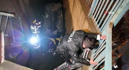 Kartal'da alkoll&uuml; taksi s&uuml;r&uuml;c&uuml;s&uuml; 5 metrelik dereye u&ccedil;tu