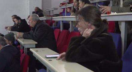 Kırmızı g&uuml;l&uuml; yağış vurdu!