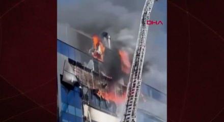 Kocaeli'de 7 katlı iş merkezinde yangın