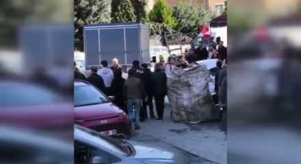 K&uuml;&ccedil;&uuml;k&ccedil;ekmece'de dehşet! Polise satırlı saldırı: 4'&uuml; polis 6 yaralı