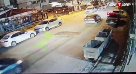 K&uuml;&ccedil;&uuml;k&ccedil;ekmece&rsquo;de feci kaza: 5 ara&ccedil;ta hasar oluştu