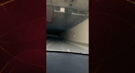 Maltepe&rsquo;de belediye ihmali: Karanlığa g&ouml;m&uuml;len alt ge&ccedil;itte s&uuml;r&uuml;c&uuml;ler zor anlar yaşadı