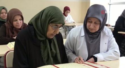 Mukaddes teyze Kur'an-ı Kerim aşkı ile herkese &ouml;rnek oluyor