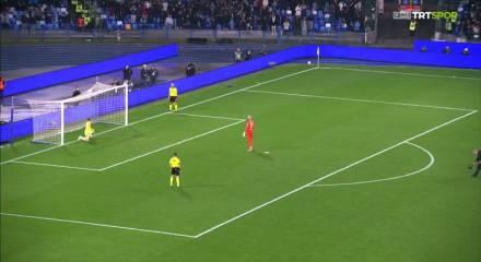  Napoli kalecisi Vanja Milinkovic Savic'in kullandığı "inanılmaz penaltı" viral oldu