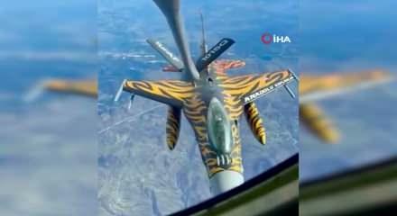 NATO, T&uuml;rk F-16'sının Romanya hava sahasında yakıt ikmali yaptığı anları paylaştı
