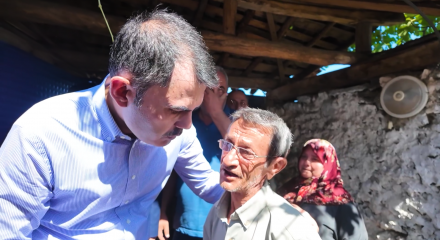 Orman yangınında evi yanan Cavit amca yeni evine kavuştu: Mutluyum, yeni bir hayat başlıyor!