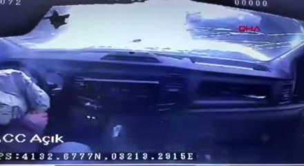 Polis memurunun emekliliğine 4 g&uuml;n kala hayatını kaybettiği kaza kamerada