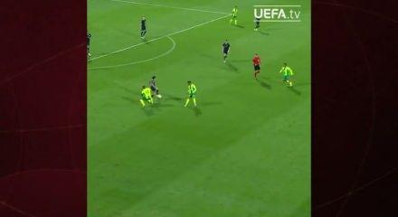 Real Madrid efsanesi Arda G&uuml;ler'i topa tuttu