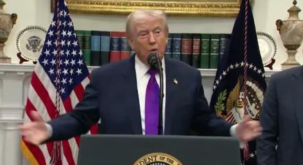 Trump, ikinci u&ccedil;ak gemisinin Orta Doğu'ya gideceğini doğruladı