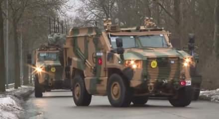 T&uuml;rk askeri konvoyu Avrupa'yı salladı: MSB'den s&uuml;rpriz paylaşım