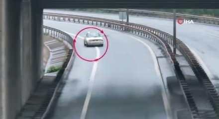 Uygulama noktasından ka&ccedil;mak isterken geri geri giden s&uuml;r&uuml;c&uuml; drona yakalandı