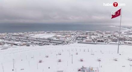 Van'da kar etkisini s&uuml;rd&uuml;r&uuml;yor