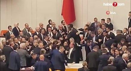 Siyasilerden k&uuml;rs&uuml; işgaline sert tepki: Demokrasiyle bağdaşmıyor