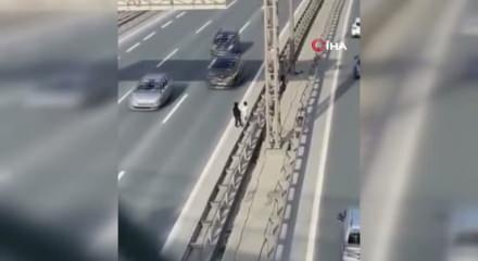 Y&uuml;reklerin ağza geldiği anlar! &Ccedil;ocukların TEM otoyolunda tehlikeli hareketi!