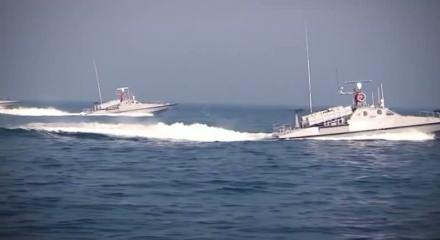 ABD'nin ikinci savaş gemisi de H&uuml;rm&uuml;z Boğazı'na geldi!