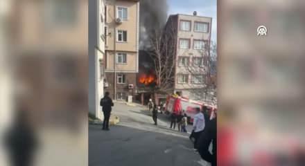 Beyoğlu&rsquo;nda gecekonduda yangın