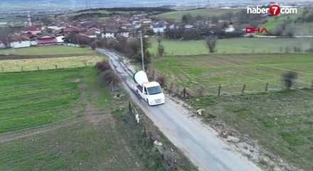 Bolu'da oto kurtarıcıdan dev buketle ilgin&ccedil; evlilik teklifi